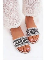 Dámské sandály na plochém podpatku se zdobením Amore bílé Avelina Dámské sandály na plochém podpatku se zdobením Amore bílé Avelina