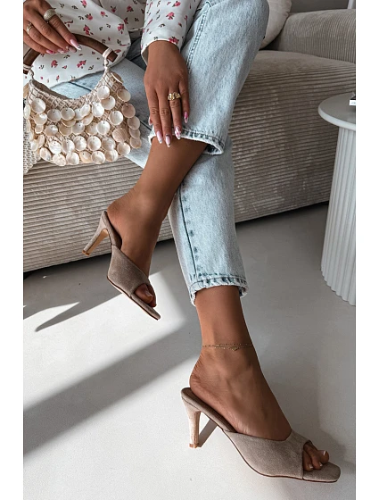 Dámské pantofle na podpatku Béžové model 22092036 - Boto