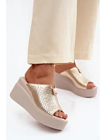 Dámské pantofle z pravé kůže na platformě Vinceza 95392 Zlaté