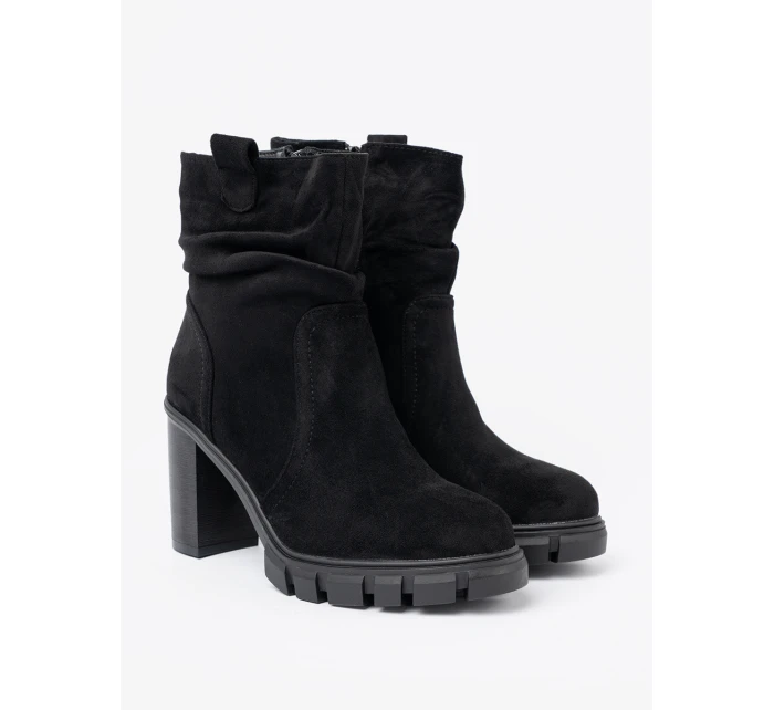 Jedinečné dámské černé  kotníčkové boty na širokém podpatku