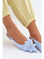 Dámské sandály na ploché podrážce s dekorativním květem modré Telivette