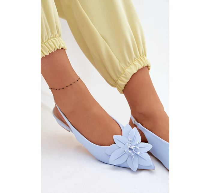 Dámské sandály na ploché podrážce s dekorativním květem modré Telivette