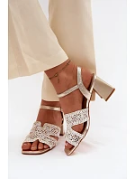 Dámské sandály na podpatku model 22126288 Zlaté - VINCEZA