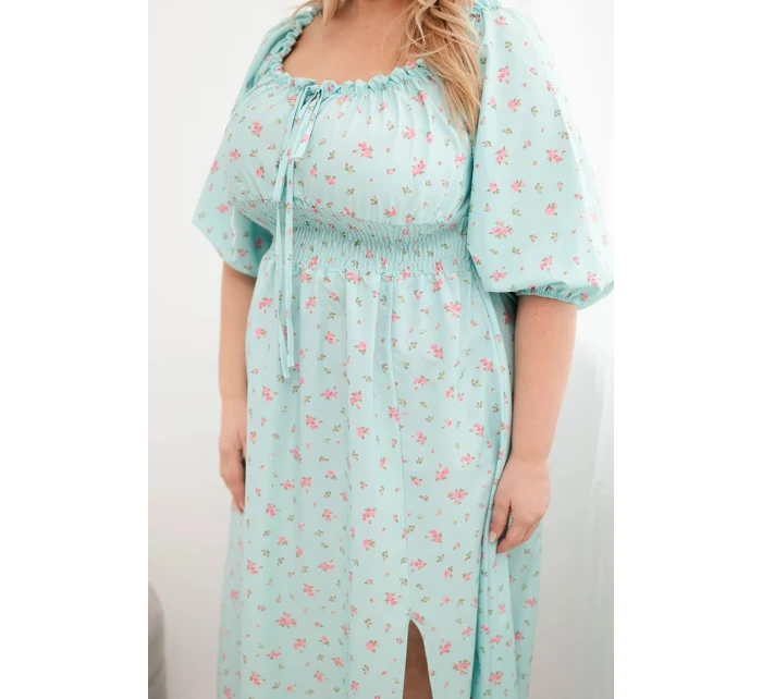 Dámská šaty Plus Size s výstřihem na model 21959148 a elastickým pasem mátová - K-Fashion