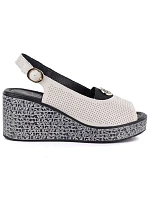 Dámské kožené sandály na platformě béžové S.Barski model 22099414 Dámské kožené sandály na platformě béžové S.Barski model 22099414