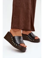 Dámské nazouváky na platformě se zlatými Černé model 21918859 - Boto