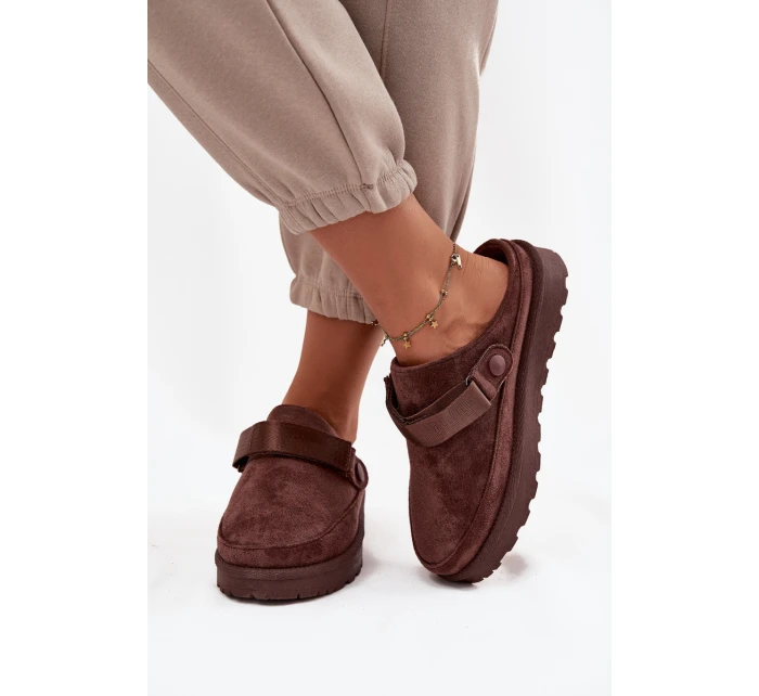 Dámské teplé pantofle s kožešinou na platformě čokoládové model 21715168 - Boto