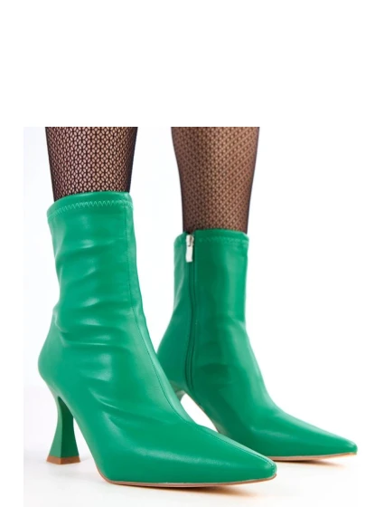 Boty na podpatku model 218539 Solea Boty na podpatku model 218539 Solea