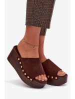 Dámské sandály na platformě se zlatými přezkami Eko semišové hnědé Helivina