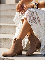 Dámské kozačky s prolamovaným svrškem na nízkém podpatku béžové barvy FashionStreet ZY1429