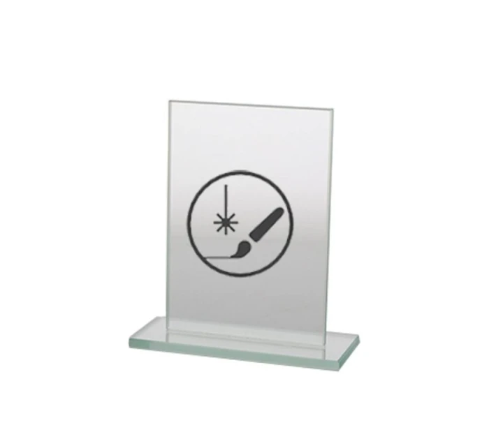 Gravírovaná skleněná trofej + malířská výplň Gravírovaná skleněná trofej + malířská výplň