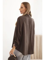 Dámské tričko s model 21954844 ozdobnými knoflíky a límečkem hnědé - K-Fashion