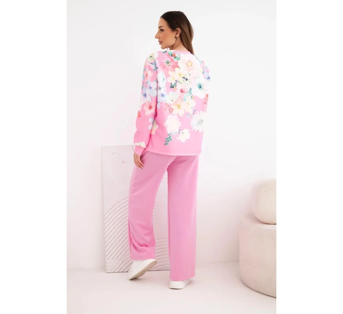 Dámský komplet z máslové viskózy s květinovým vzorem a širokými nohavicemi světle růžový