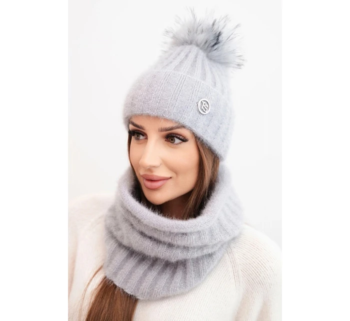 Dámská zimní souprava s bambulí a komin šedý Dámská zimní souprava s bambulí a komin šedý