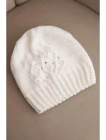 Dámská zimní čepice s vlnou zdobená flitry a pletením K473 bílá
