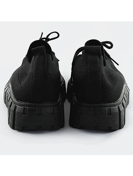 Černé ažurové šněrovací boty model 17287300