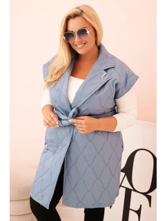 Dámská vesta Plus Size prošívaná s páskem a límcem džínová barva