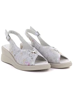 Šedé kožené dámské sandály na platformě Vinceza 26-79614 Šedé kožené dámské sandály na platformě Vinceza 26-79614