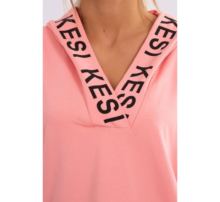 model 18746993 šaty s kapucí a potiskem - K-Fashion model 18746993 šaty s kapucí a potiskem - K-Fashion