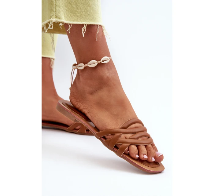 Dámské sandály z ekokože na ploché podrážce hnědé model 21657550 - Boto Dámské sandály z ekokože na ploché podrážce hnědé model 21657550 - Boto