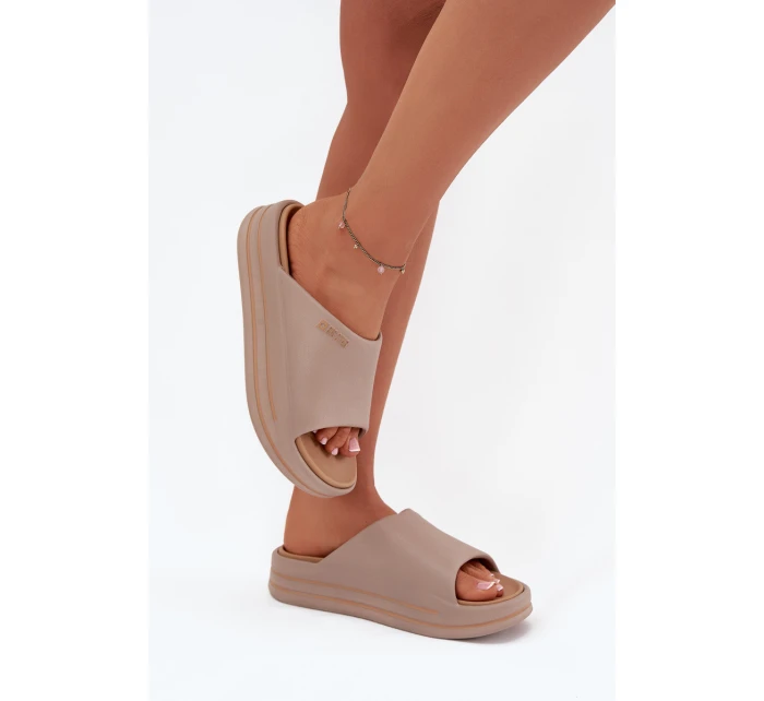 Dámské Pantofle Na Platformě Big Star model 21706422 Tmavě Béžové - Big Star Shoes Dámské Pantofle Na Platformě Big Star model 21706422 Tmavě Béžové - Big Star Shoes