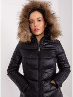 Černá prošívaná zimní bunda s kožíškem