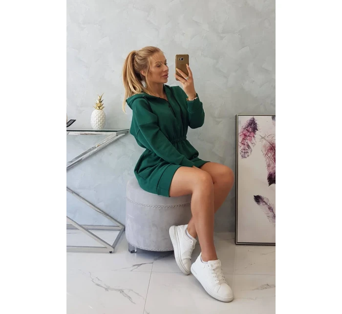 Zateplené šaty s kapucí tmavě zelené