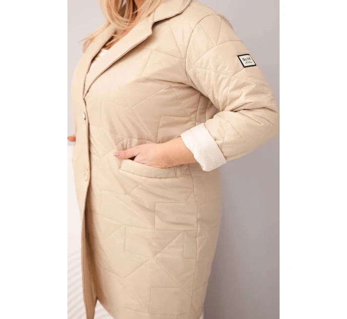 Dámská bunda Plus Size prošívaná s ozdobnými knoflíky a límcem tmavě béžová