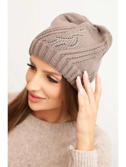 Dámská zimní čepice s vlnou volného střihu model 21782997 cappuccino - K-Fashion