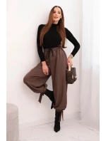 Dámské kalhoty s širokým model 21780873 a zavazováním dole mocca - K-Fashion