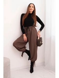 Dámské kalhoty s širokým model 21780873 a zavazováním dole mocca - K-Fashion
