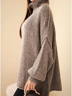 Dámský oversize svetr s příměsí model 22391398 rolákem a širokými rukávy fango - K-Fashion Dámský oversize svetr s příměsí model 22391398 rolákem a širokými rukávy fango - K-Fashion