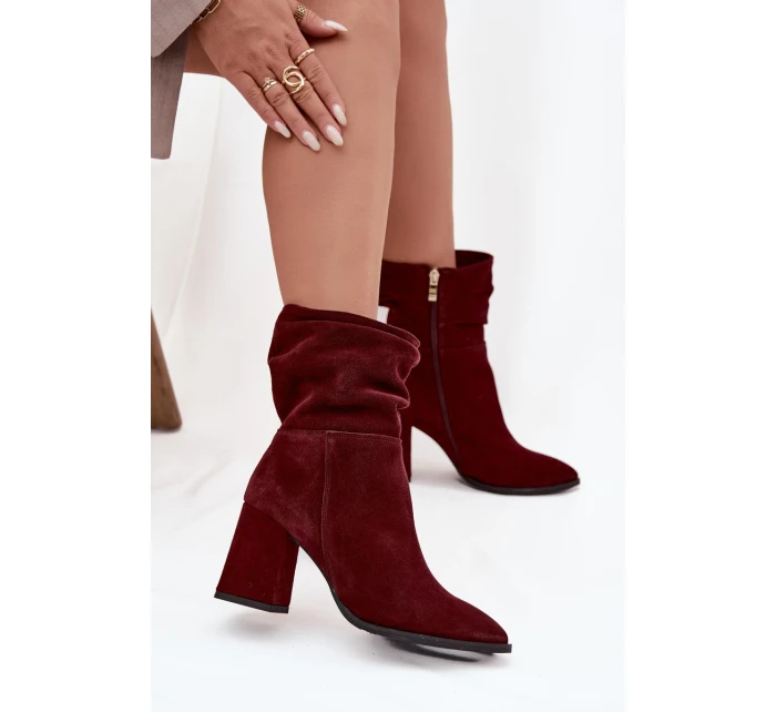 Kotníkové boty z přírodního semiše s na podpatku s mašlí bordó model 21718464 - Zazoo Kotníkové boty z přírodního semiše s na podpatku s mašlí bordó model 21718464 - Zazoo