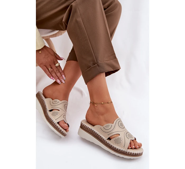 Kožené dámské sandály na platformě model 22101277 béžové - S.Barski Kožené dámské sandály na platformě model 22101277 béžové - S.Barski