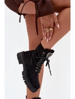 Dámské zateplené workery z eko semiše s bižuterní ozdobou – černé Miryssa Dámské zateplené workery z eko semiše s bižuterní ozdobou – černé Miryssa