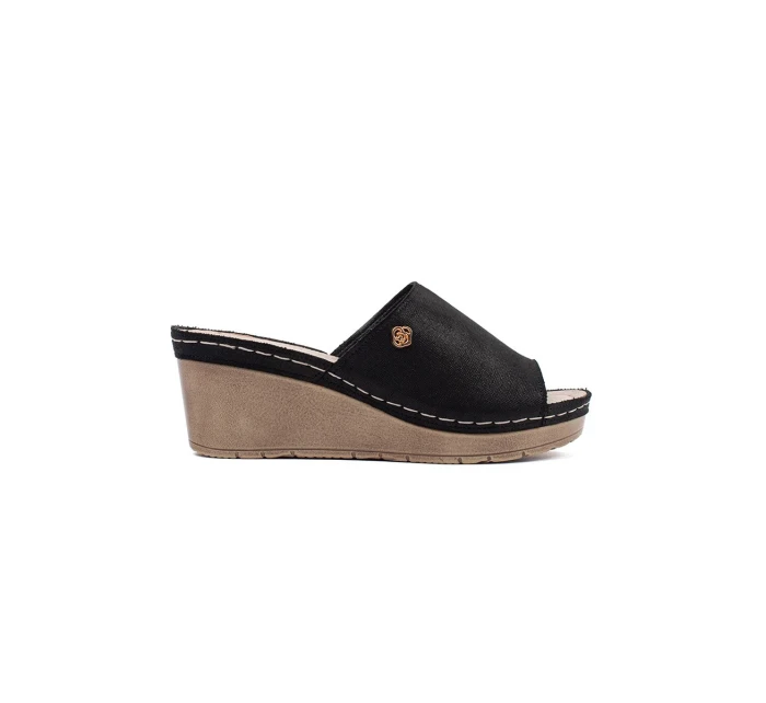 Originální dámské černé  nazouváky na klínku