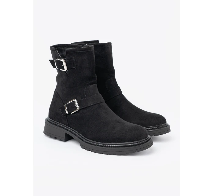 Stylové dámské černé kotníčkové boty na plochém podpatku Stylové dámské černé kotníčkové boty na plochém podpatku