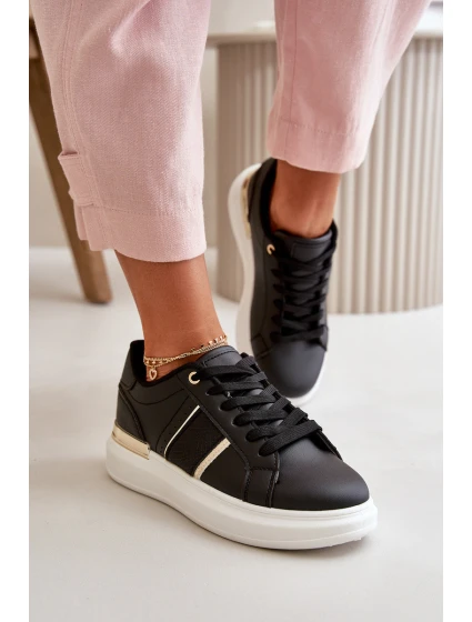 Módní dámské sneakers na platformě z eko kůže černé Nevisase Módní dámské sneakers na platformě z eko kůže černé Nevisase