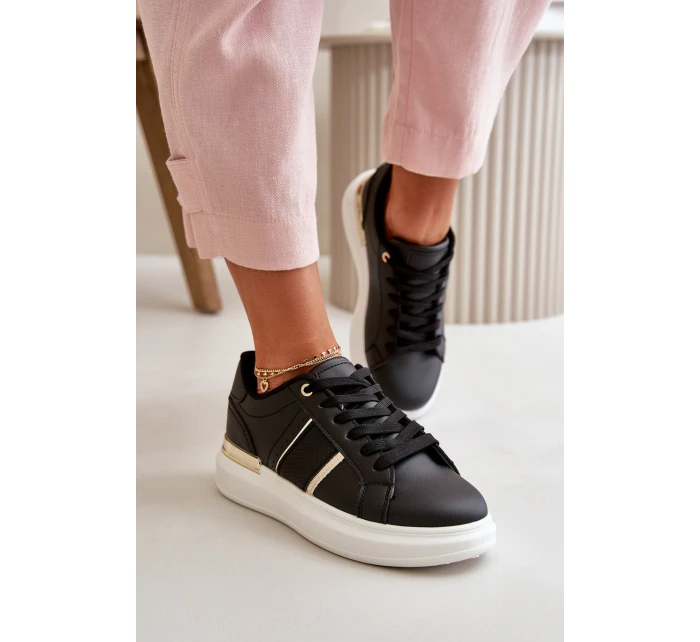 Módní dámské sneakers na platformě z eko kůže černé Nevisase Módní dámské sneakers na platformě z eko kůže černé Nevisase