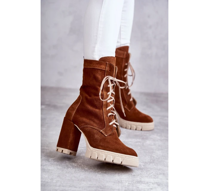 Dámské semišové kozačky na platformě hnědé model 21597730 - Boto