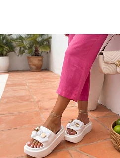 Klapky na platformě model 230482 Solea
