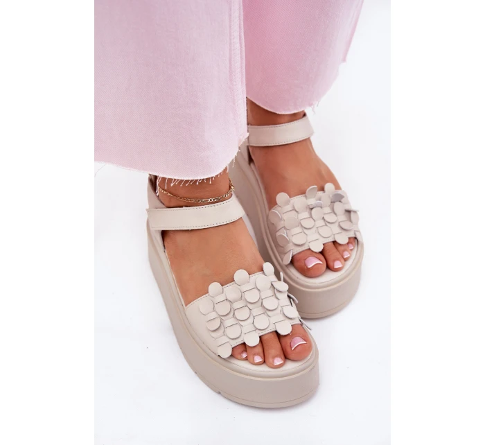 Dámské Kožené Sandály Na Platformě Béžové model 21701881 - CheBello