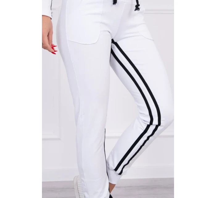 Sada s dvojitými pruhy bílé barvy