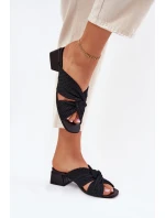 Dámské sandály na klínku model 21699753 černé - Maciejka Dámské sandály na klínku model 21699753 černé - Maciejka