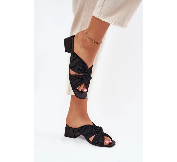 Dámské sandály na klínku model 21699753 černé - Maciejka Dámské sandály na klínku model 21699753 černé - Maciejka