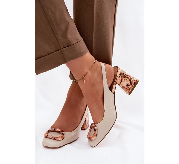 Kožené dámské sandály na podpatku s přezkou D&A model 22100324 Béžové - S.Barski Kožené dámské sandály na podpatku s přezkou D&A model 22100324 Béžové - S.Barski