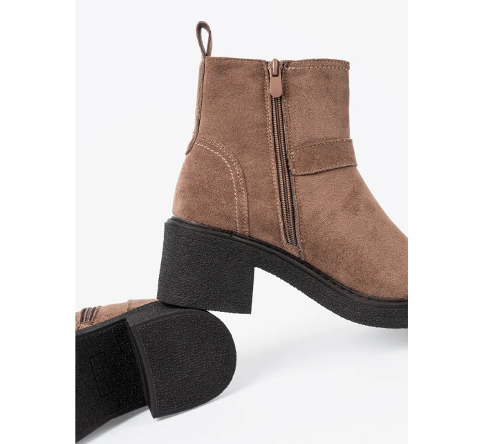 Stylové hnědé dámské  kotníčkové boty Obcas