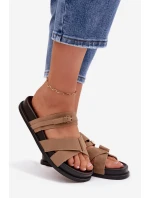 Dámské pantofle s pásky a zlatým přezkou tmavě béžové model 21954632 - Boto