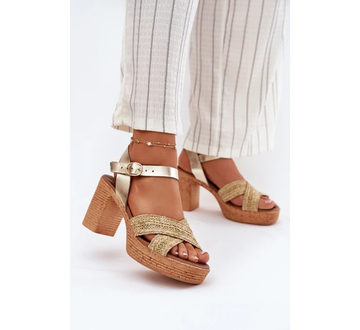 Kožené Sandály Na Podpatku S Pletením Na  Zlaté model 21697421 - Zazoo