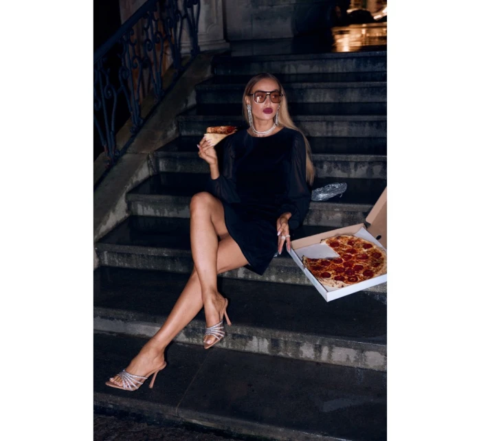 Sametové šaty s rukávy černé model 21479267 - Moe